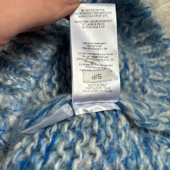 Sweater - Picture 6 of 7